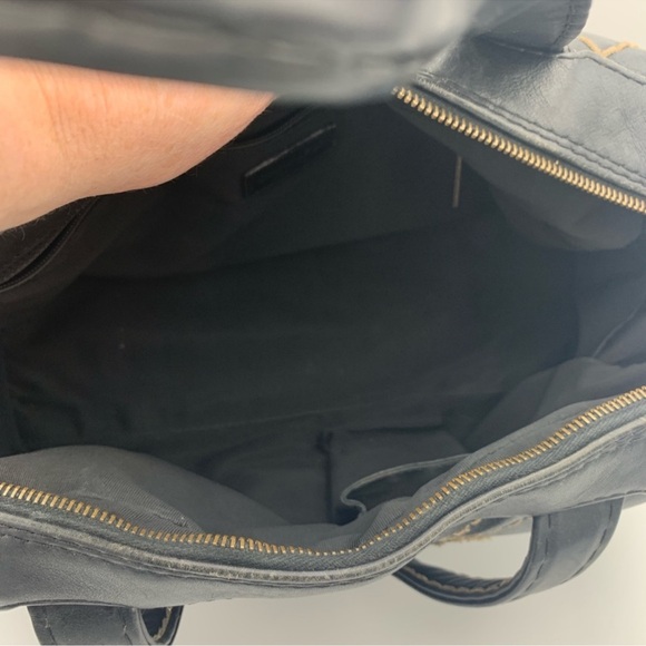 Chanel Black and Gold Quilted Shoulder Bag - Picture 11 of 12